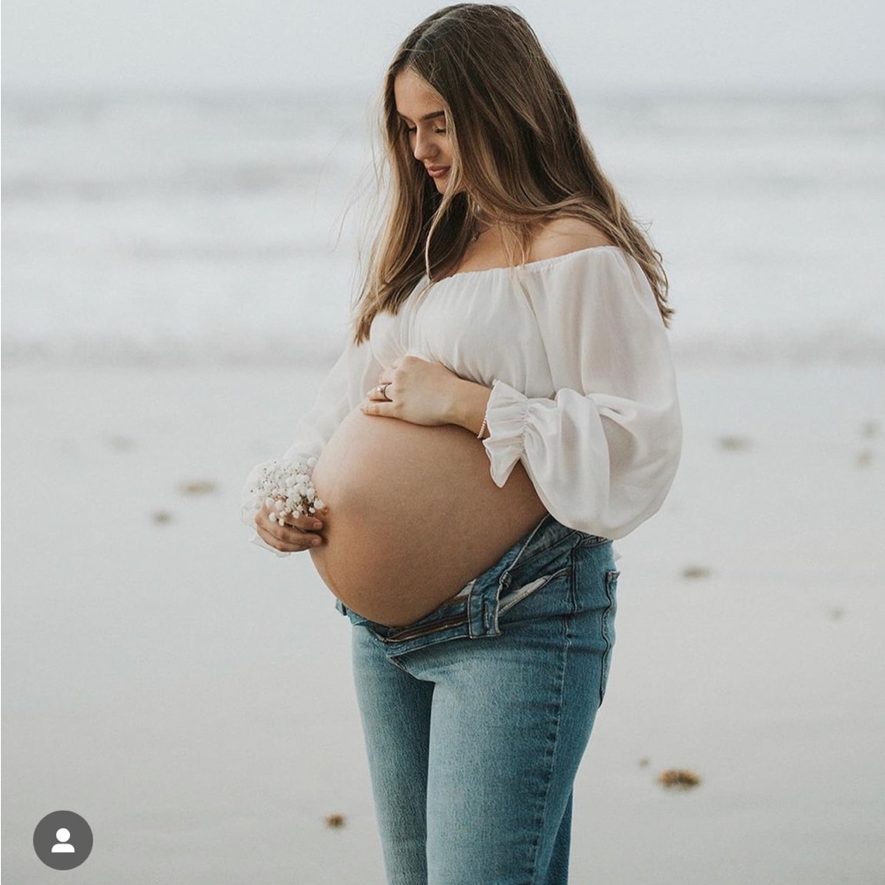 Off shoulder long sleeve crop top